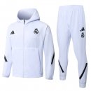 Giacca Cappuccio Real Madrid 2026/2027 Bianco Giacca Cappuccio Real Madrid 2026/2027 Bianco
